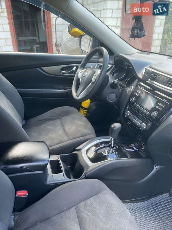 Внедорожник / Кроссовер Nissan Rogue 2015 в Хмельнике