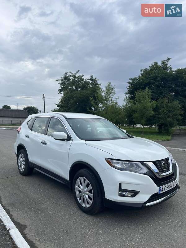 Внедорожник / Кроссовер Nissan Rogue 2018 в Галиче