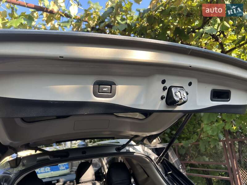 Внедорожник / Кроссовер Nissan Rogue 2017 в Мукачево