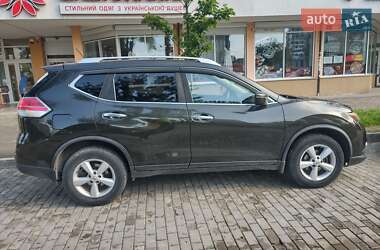 Позашляховик / Кросовер Nissan Rogue 2016 в Львові
