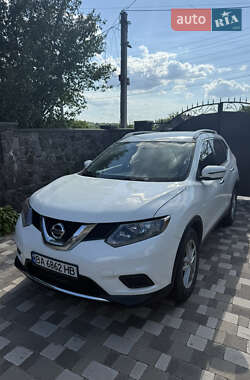 Внедорожник / Кроссовер Nissan Rogue 2015 в Гайвороне
