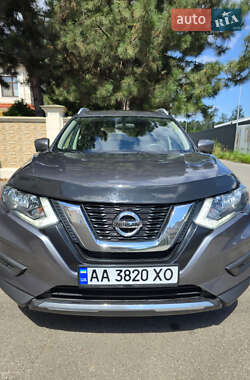 Позашляховик / Кросовер Nissan Rogue 2016 в Києві