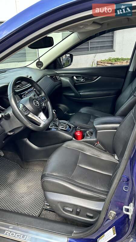Внедорожник / Кроссовер Nissan Rogue 2018 в Киеве