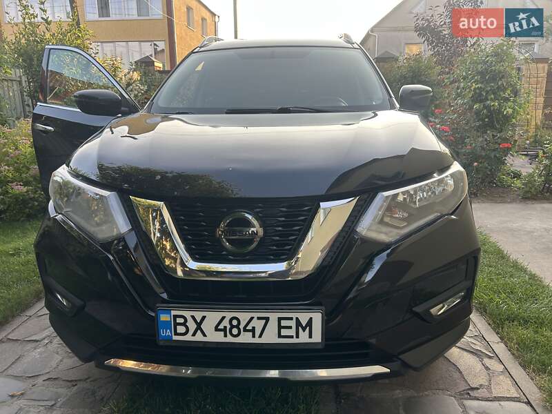 Внедорожник / Кроссовер Nissan Rogue 2018 в Каменец-Подольском