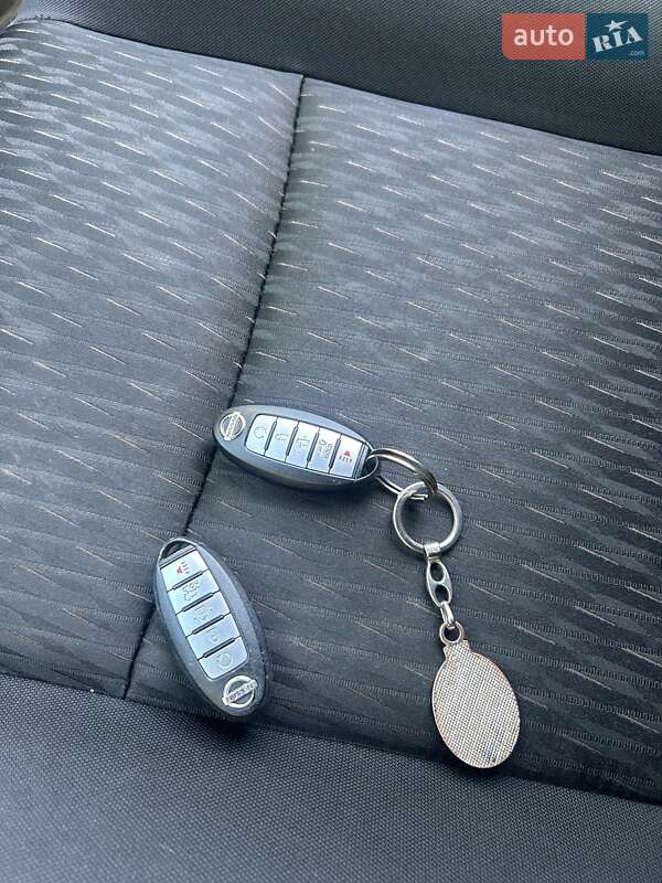 Внедорожник / Кроссовер Nissan Rogue 2018 в Каменец-Подольском