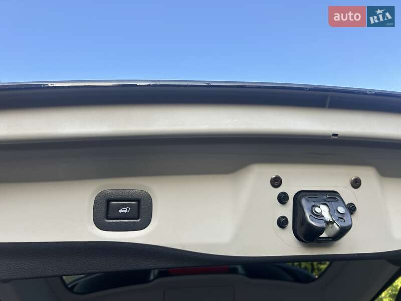 Внедорожник / Кроссовер Nissan Rogue 2018 в Каменец-Подольском