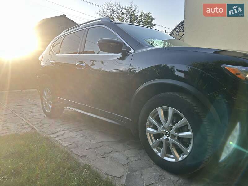 Внедорожник / Кроссовер Nissan Rogue 2018 в Каменец-Подольском