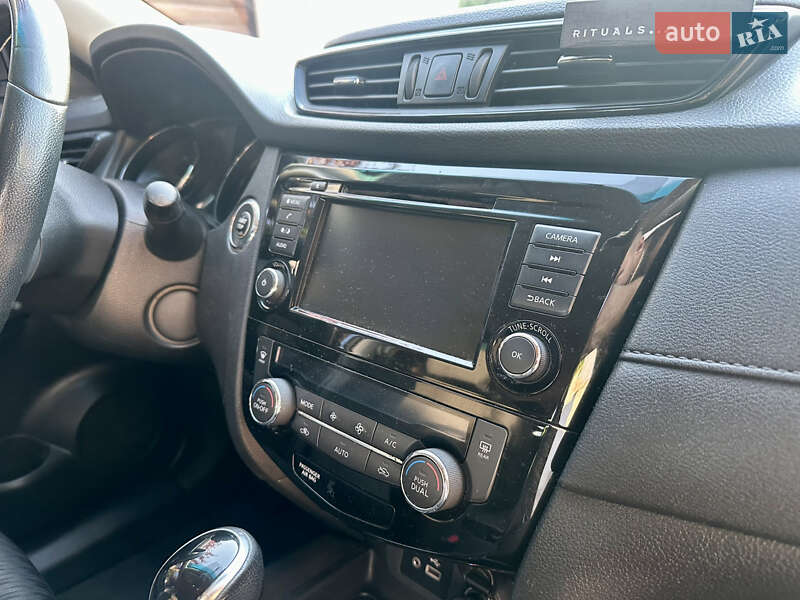 Внедорожник / Кроссовер Nissan Rogue 2017 в Виннице