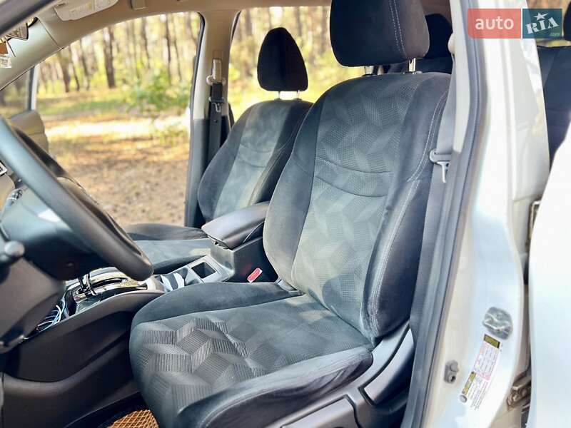 Внедорожник / Кроссовер Nissan Rogue 2015 в Горишних Плавнях фото 13 Внедорожник / Кроссовер Nissan Rogue 2015 в Горишних Плавнях