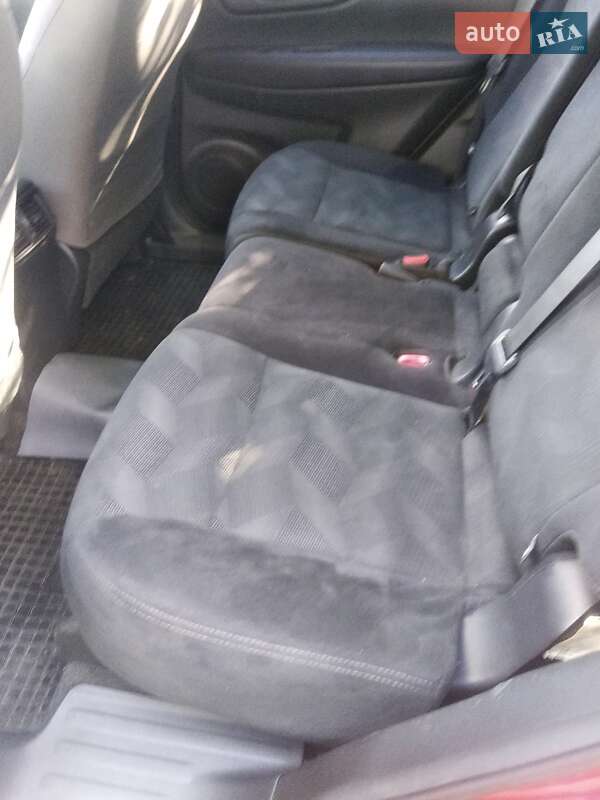 Позашляховик / Кросовер Nissan Rogue 2016 в Кам'янці