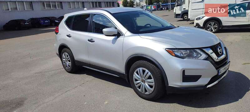Внедорожник / Кроссовер Nissan Rogue 2016 в Киеве