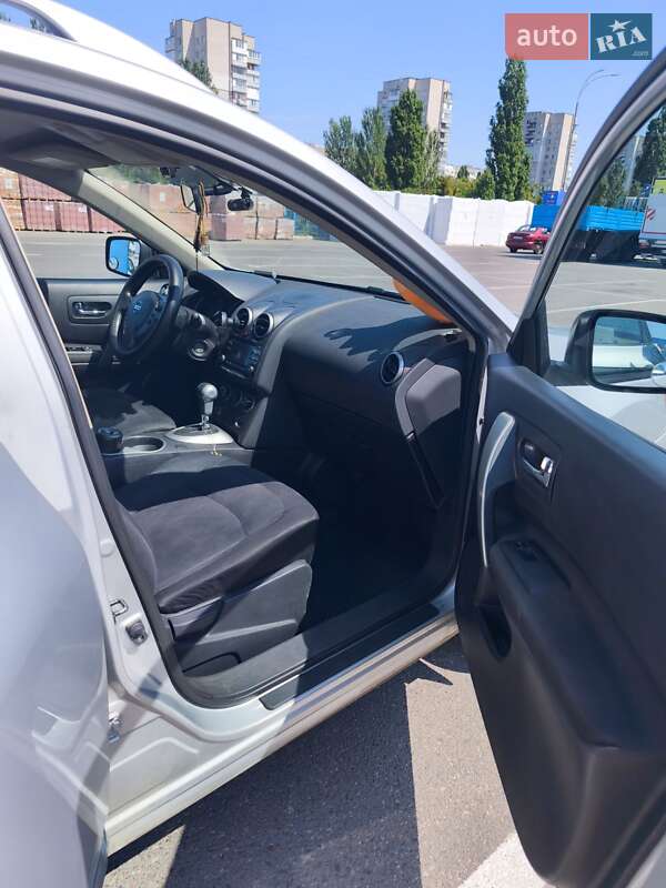 Внедорожник / Кроссовер Nissan Rogue 2015 в Черкассах