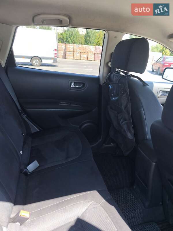 Внедорожник / Кроссовер Nissan Rogue 2015 в Черкассах