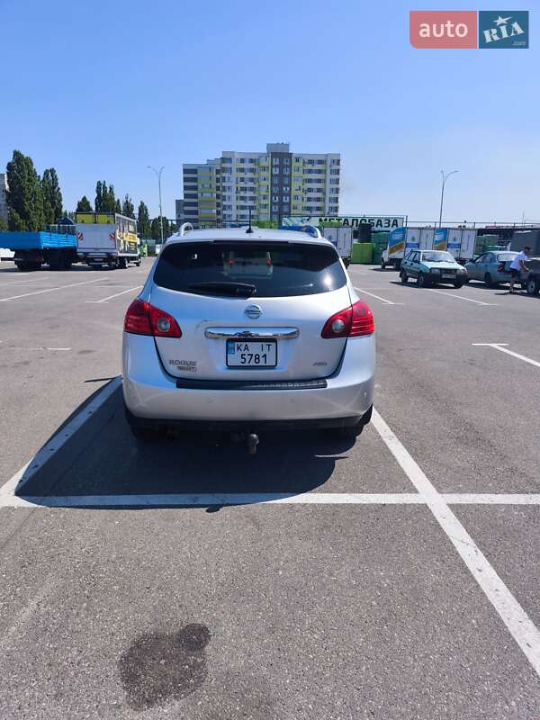 Внедорожник / Кроссовер Nissan Rogue 2015 в Черкассах