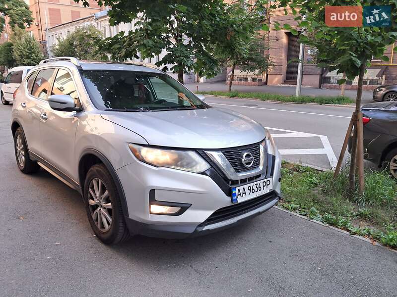Позашляховик / Кросовер Nissan Rogue 2016 в Києві