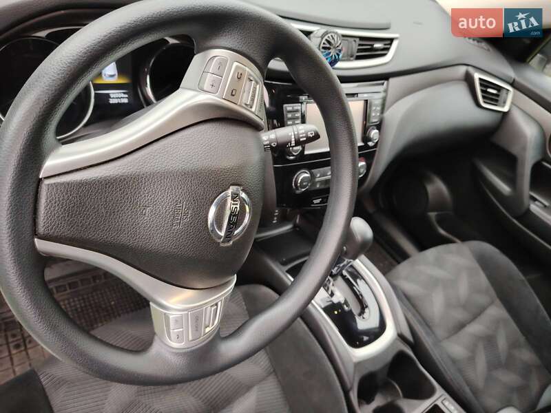 Внедорожник / Кроссовер Nissan Rogue 2015 в Яворове