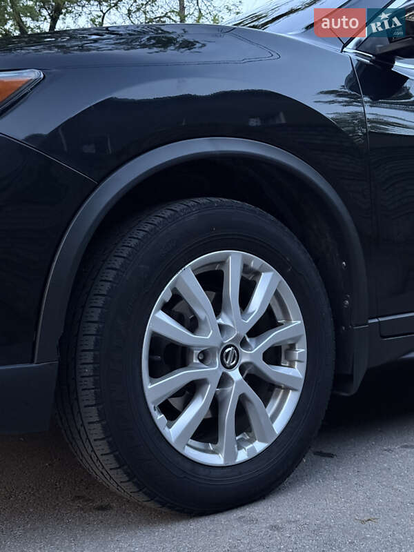 Внедорожник / Кроссовер Nissan Rogue 2017 в Харькове