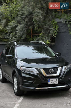 Внедорожник / Кроссовер Nissan Rogue 2017 в Ровно