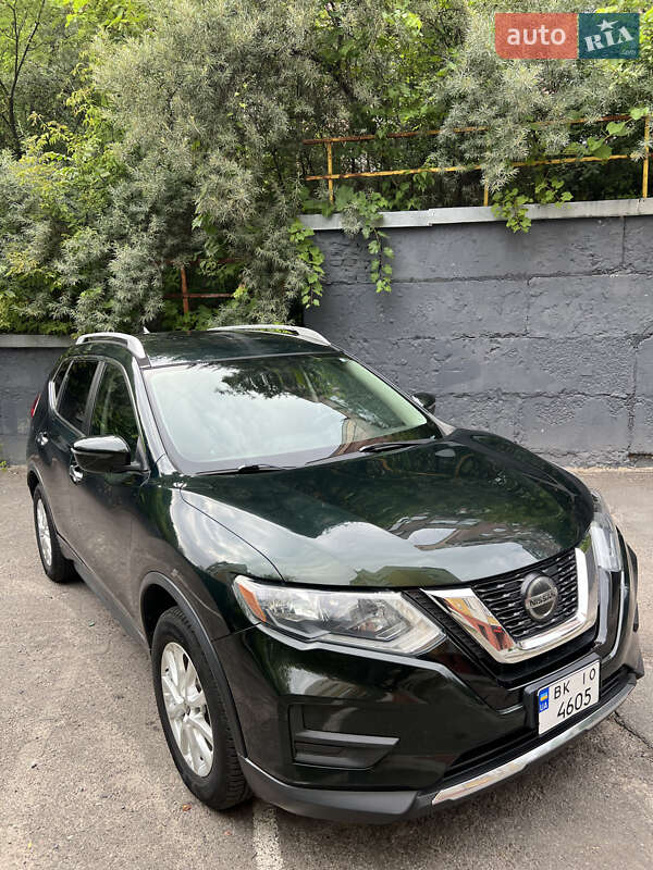 Внедорожник / Кроссовер Nissan Rogue 2017 в Ровно