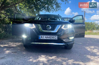 Позашляховик / Кросовер Nissan Rogue 2017 в Фастові
