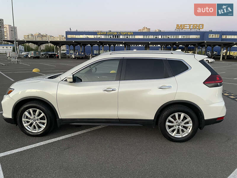 Внедорожник / Кроссовер Nissan Rogue 2018 в Киеве