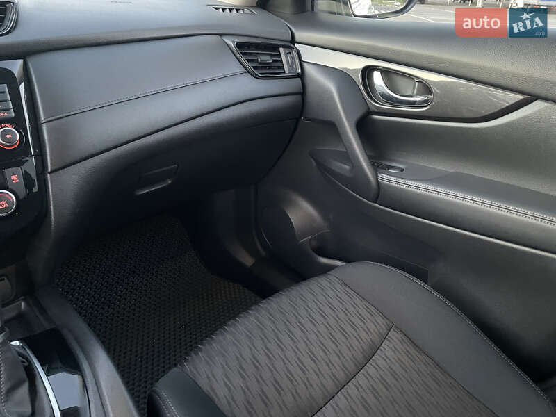 Внедорожник / Кроссовер Nissan Rogue 2018 в Киеве