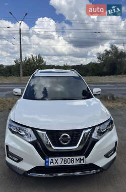 Внедорожник / Кроссовер Nissan Rogue 2017 в Харькове