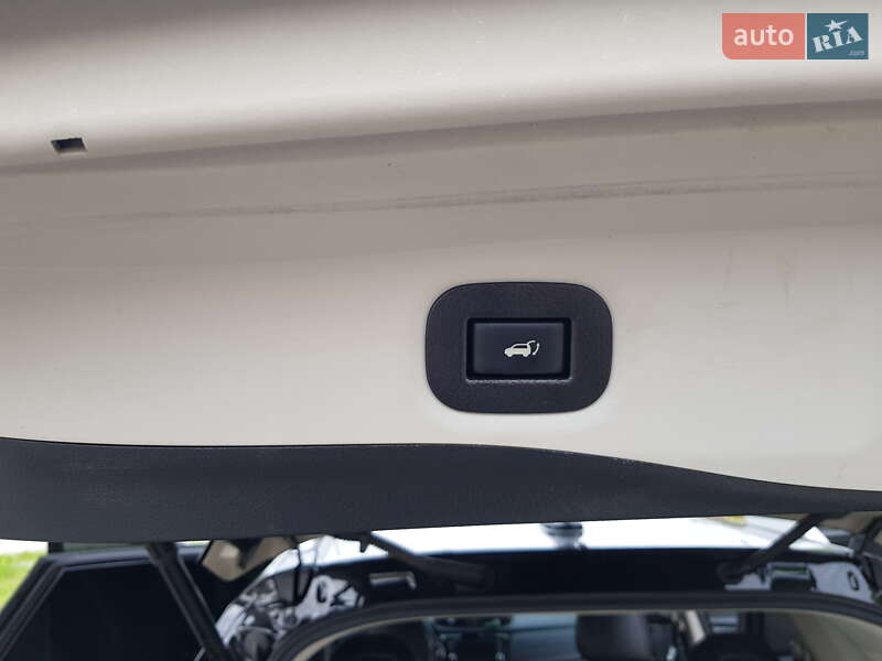 Внедорожник / Кроссовер Nissan Rogue 2017 в Киеве