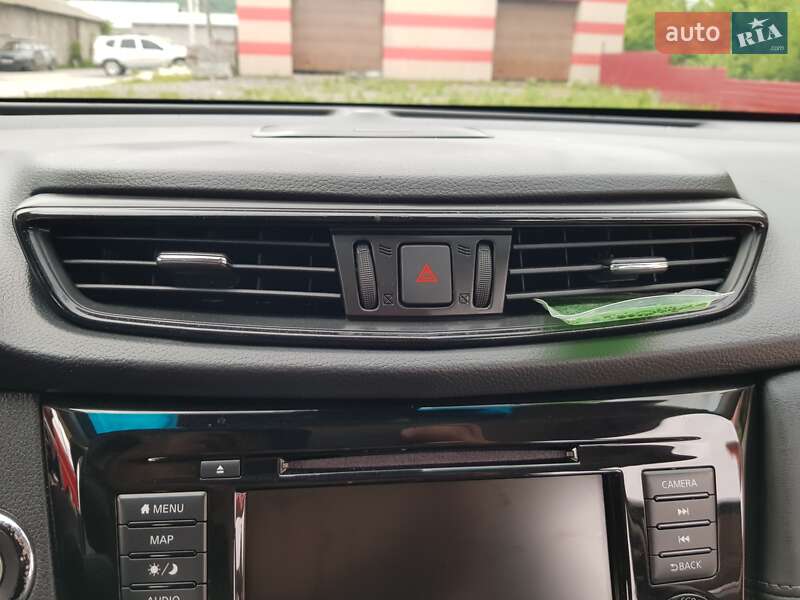 Внедорожник / Кроссовер Nissan Rogue 2017 в Киеве