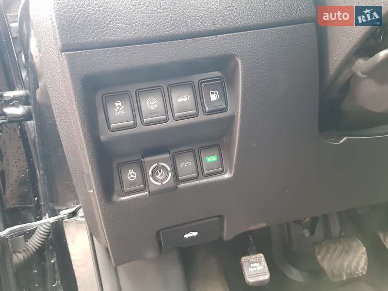 Внедорожник / Кроссовер Nissan Rogue 2017 в Киеве