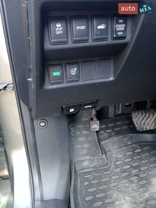 Позашляховик / Кросовер Nissan Rogue 2016 в Вороновиці