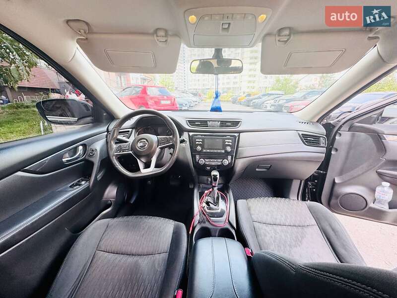 Внедорожник / Кроссовер Nissan Rogue 2016 в Киеве