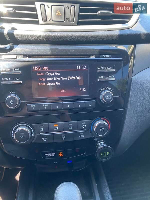 Внедорожник / Кроссовер Nissan Rogue 2015 в Решетиловке