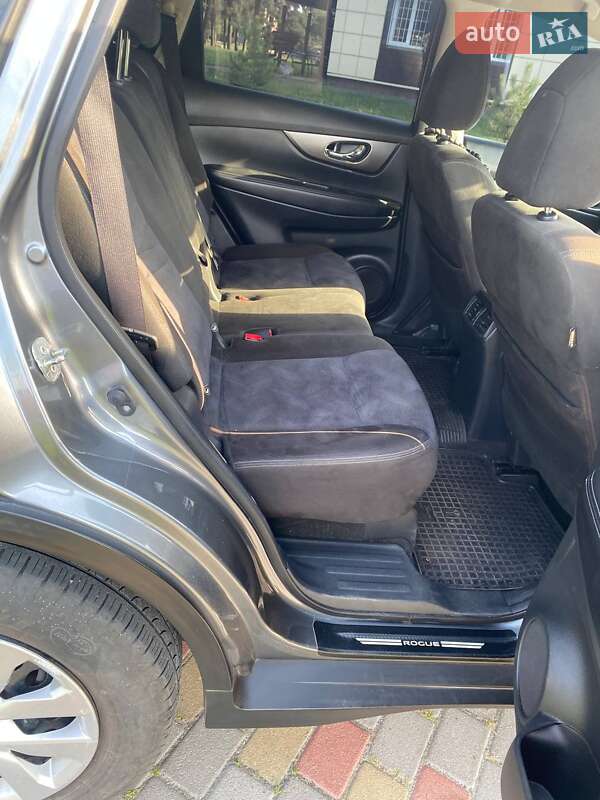 Внедорожник / Кроссовер Nissan Rogue 2015 в Решетиловке