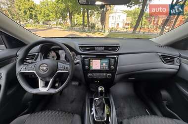 Внедорожник / Кроссовер Nissan Rogue 2019 в 