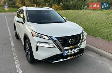 Внедорожник / Кроссовер Nissan Rogue 2021 в Киеве