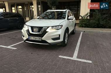 Внедорожник / Кроссовер Nissan Rogue 2017 в Киеве