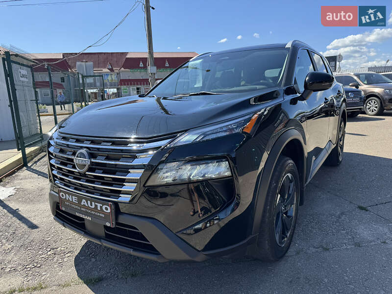 Позашляховик / Кросовер Nissan Rogue 2024 в Києві
