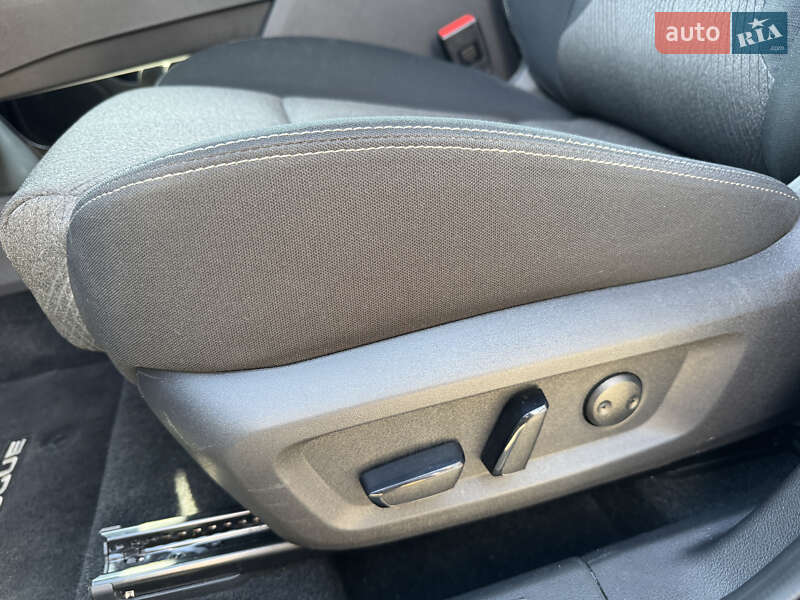 Позашляховик / Кросовер Nissan Rogue 2024 в Києві