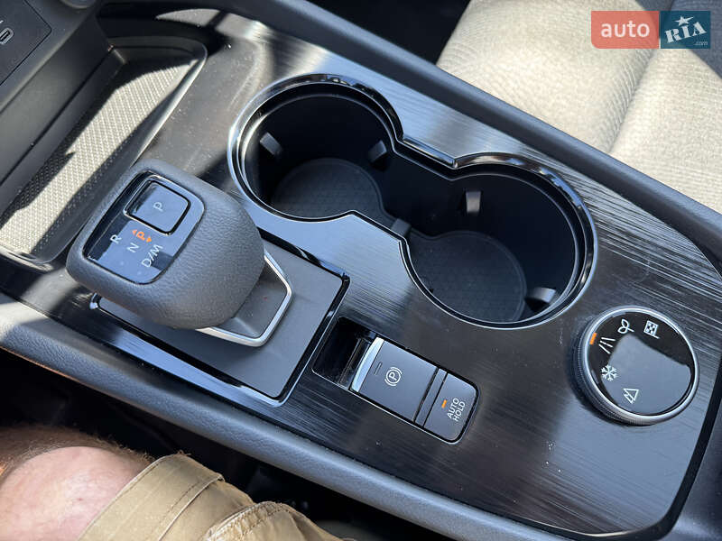 Позашляховик / Кросовер Nissan Rogue 2024 в Києві