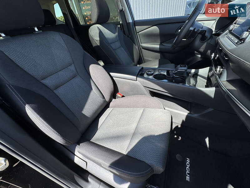 Позашляховик / Кросовер Nissan Rogue 2024 в Києві
