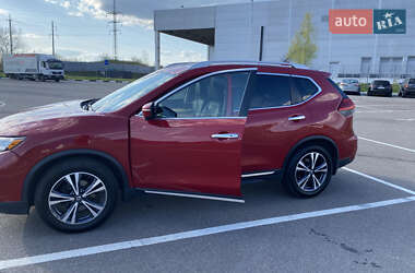 Внедорожник / Кроссовер Nissan Rogue 2017 в Ровно