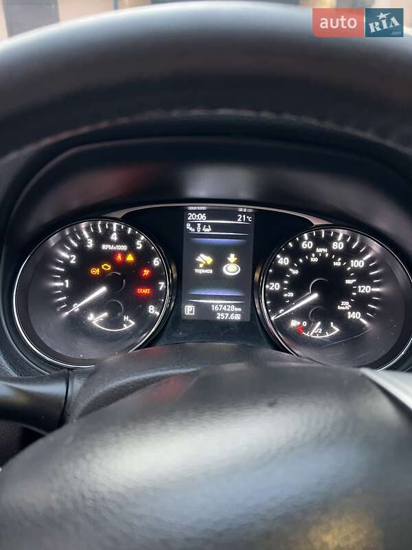 Позашляховик / Кросовер Nissan Rogue 2014 в Чернігові