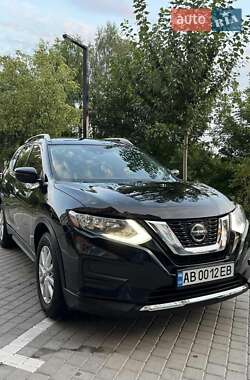Внедорожник / Кроссовер Nissan Rogue 2018 в Виннице