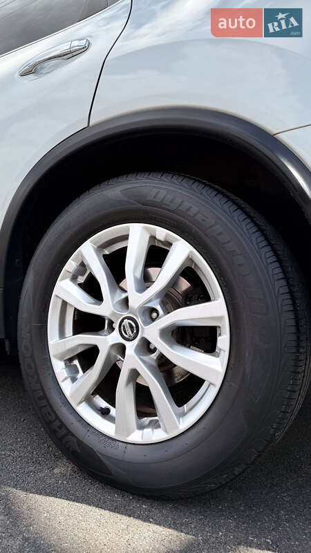 Внедорожник / Кроссовер Nissan Rogue 2016 в Киеве