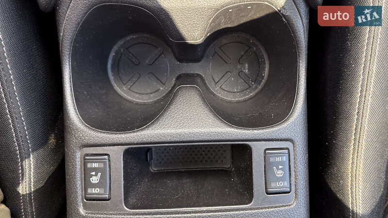 Внедорожник / Кроссовер Nissan Rogue 2016 в Киеве