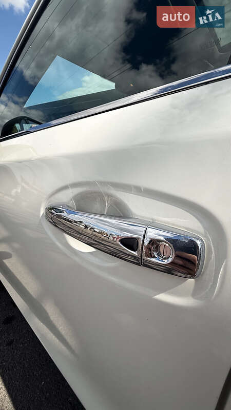 Внедорожник / Кроссовер Nissan Rogue 2016 в Киеве