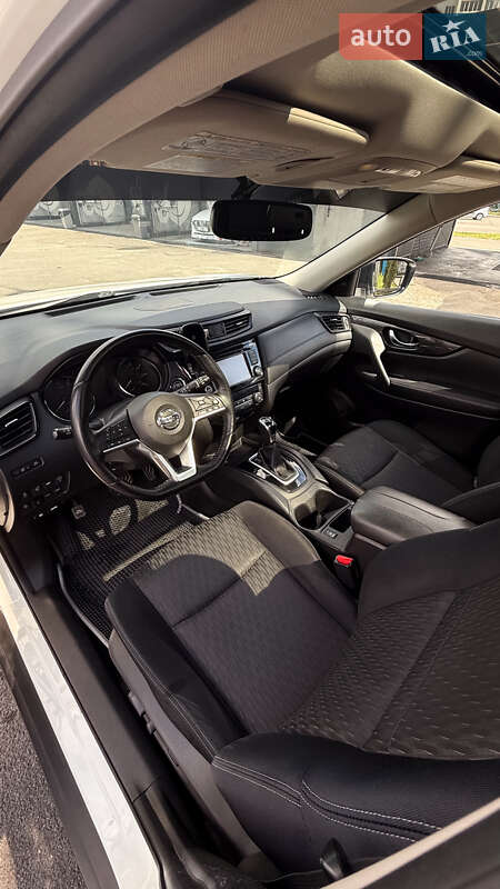 Внедорожник / Кроссовер Nissan Rogue 2016 в Киеве