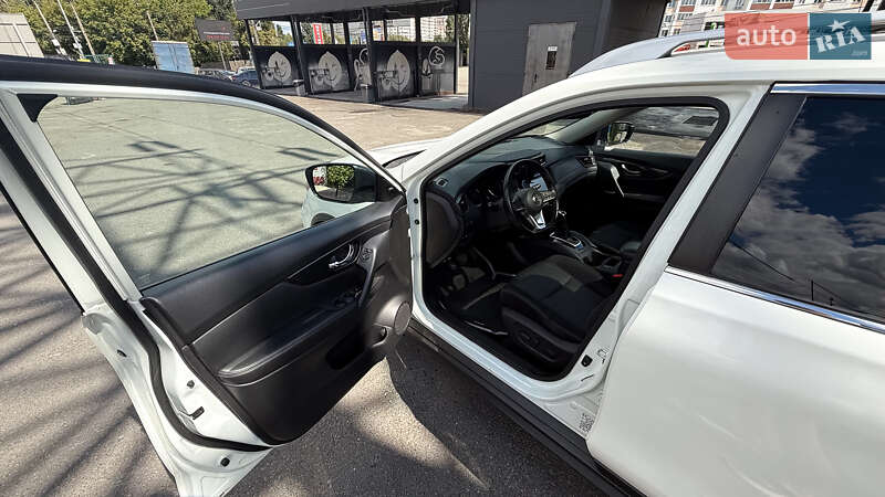 Внедорожник / Кроссовер Nissan Rogue 2016 в Киеве