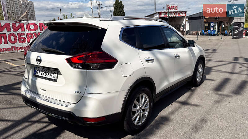 Внедорожник / Кроссовер Nissan Rogue 2016 в Киеве